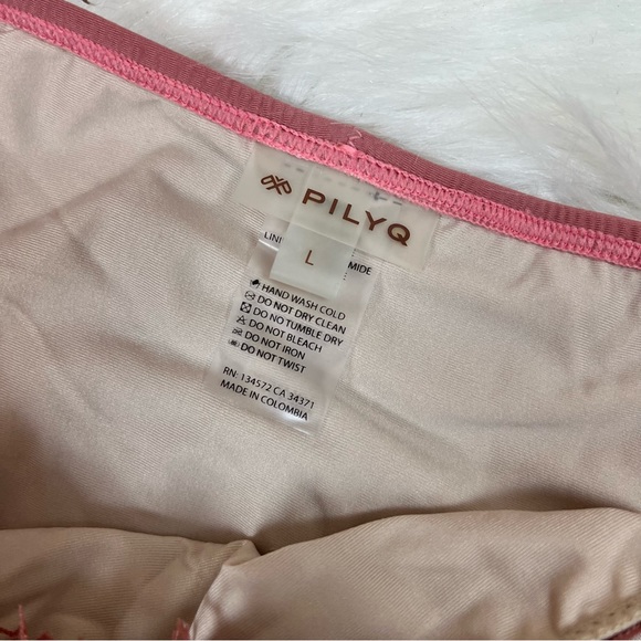 New PilyQ Lace Fanned Bikini Bottoms Rose Large - Picture 4 of 5